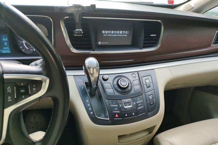 Used Buick GL8 2018 28T Luxury Model China VI Standard Audio And AC Panel