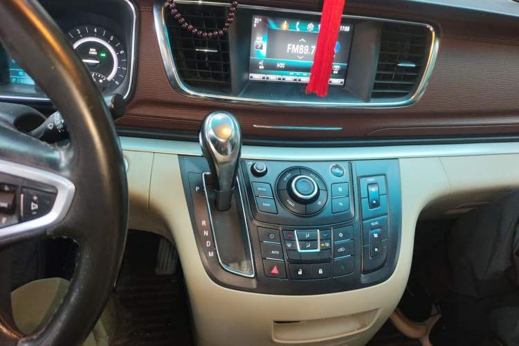 Used Buick GL8 2018 28T Luxury Model China VI Standard Audio And AC Panel
