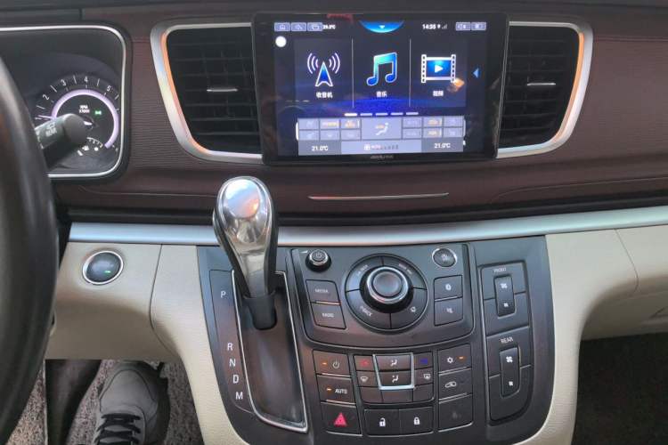 Used Buick GL8 2018 28T Luxury Model China VI Standard Audio And AC Panel