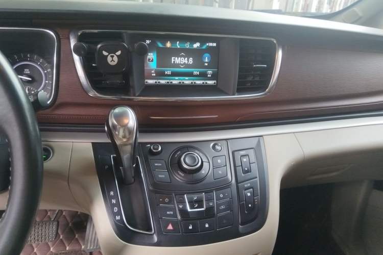 Used Buick GL8 2018 28T Luxury Model China VI Standard Audio And AC Panel