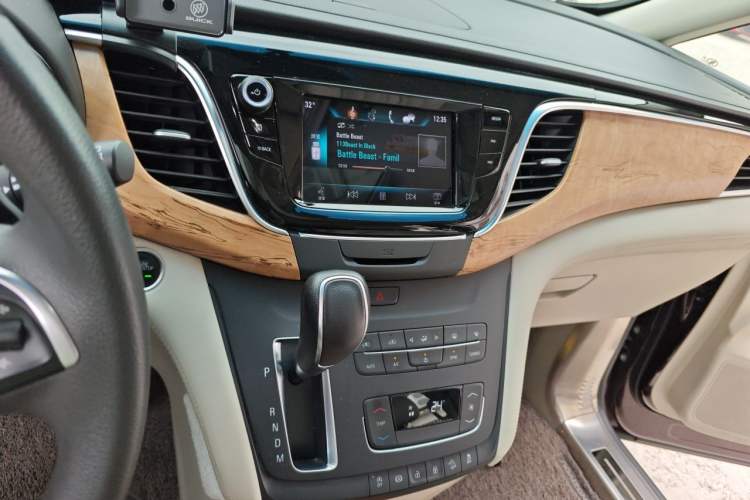 Used Buick GL8 2018 ES 28T Comfort Model China VI Standard Audio And AC Panel