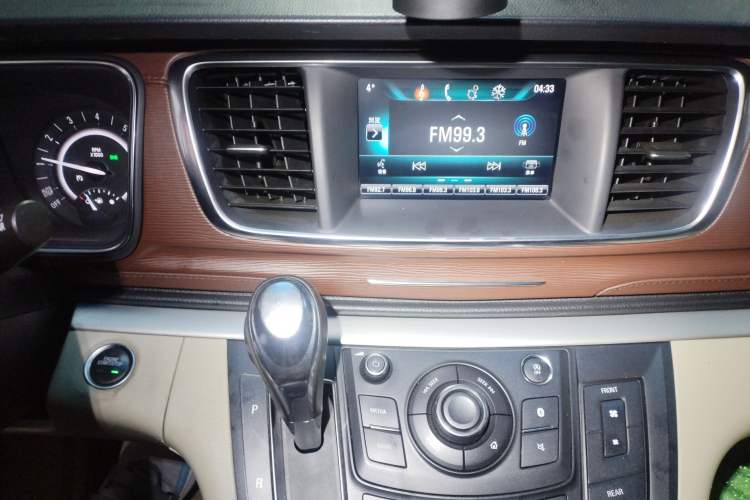 Used Buick GL8 2018 28T Comfort Model China VI Standard Audio And AC Panel