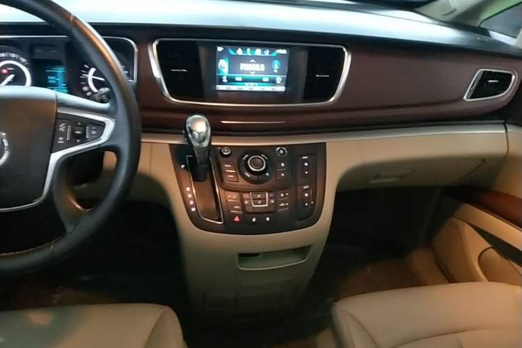 Used Buick GL8 2018 28T Luxury Model China VI Standard Audio And AC Panel