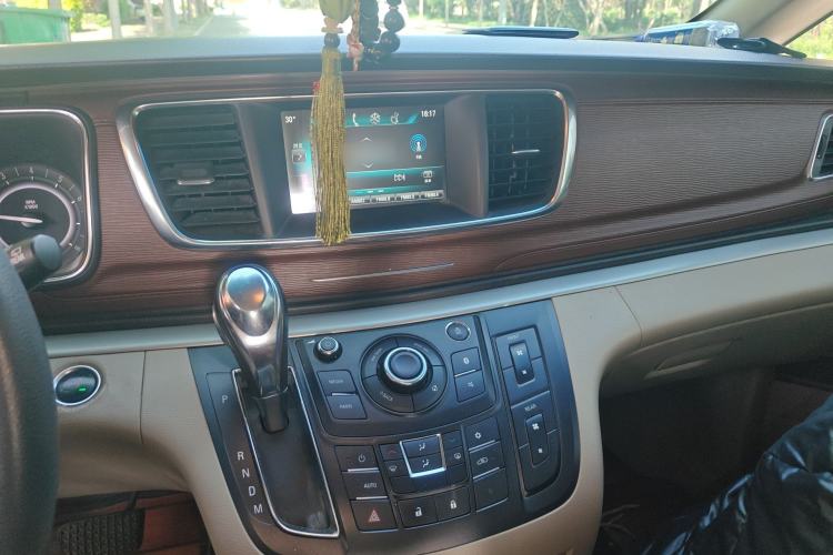 Used Buick GL8 2018 28T Comfort Model China VI Standard Audio And AC Panel
