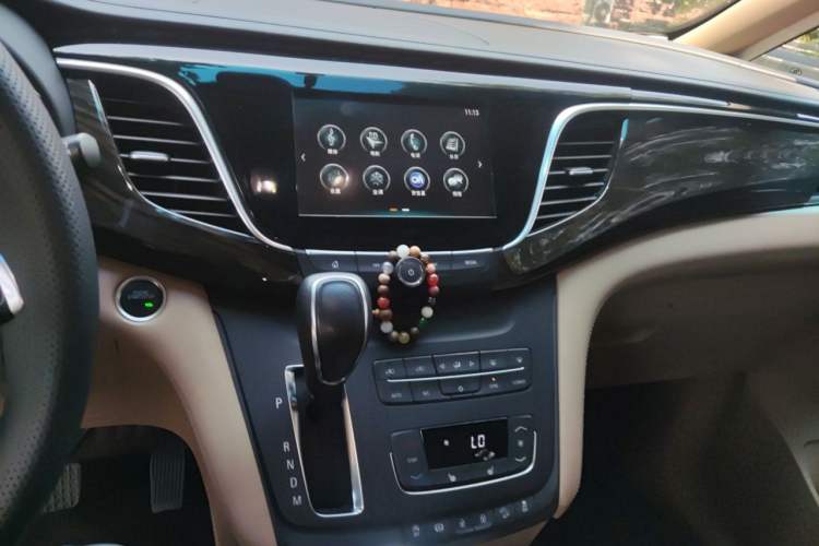 Used Buick GL8 2018 ES 28T Premium Model China VI Standard Audio And AC Panel