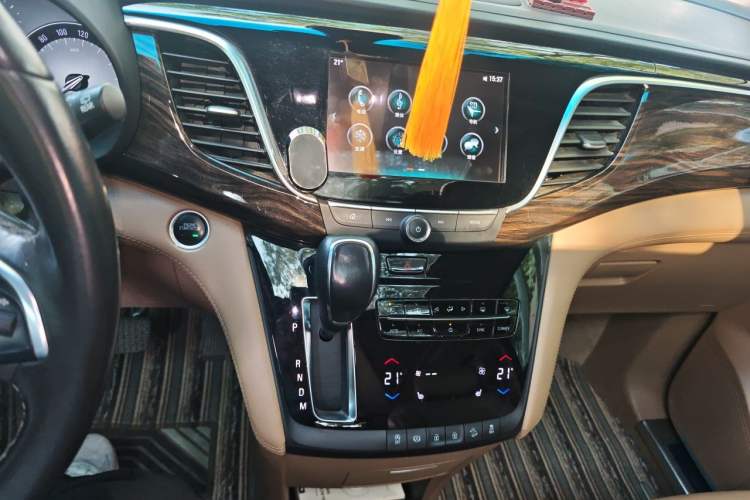 Used Buick GL8 2018 ES 28T Luxury Model China VI Standard Audio And AC Panel