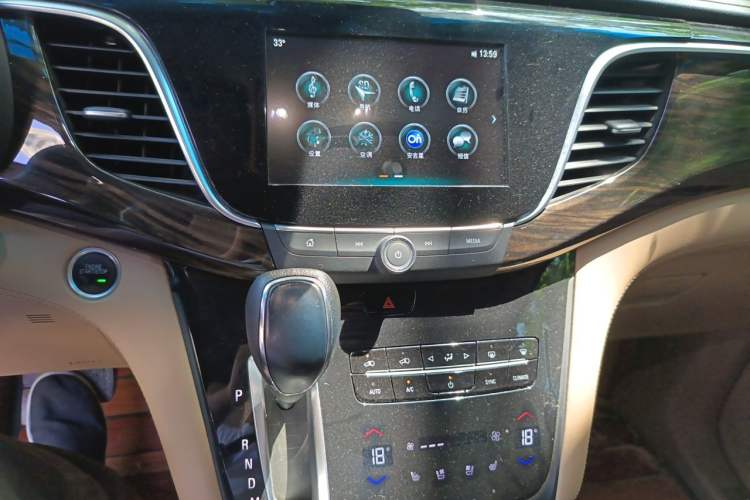Used Buick GL8 2018 ES 28T Flagship Model China VI Standard Audio And AC Panel