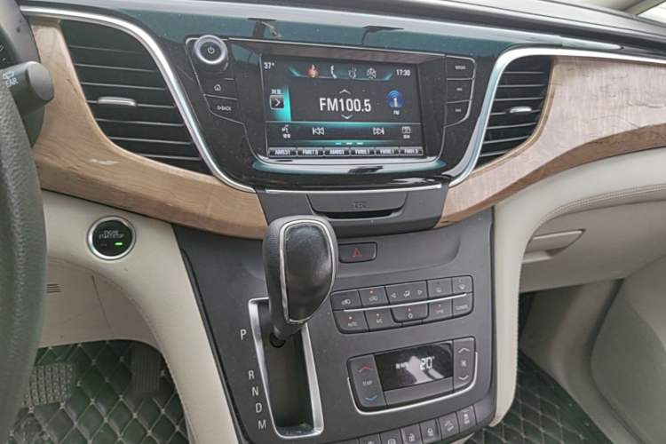 Used Buick GL8 2018 ES 28T Comfort Model China VI Standard Audio And AC Panel