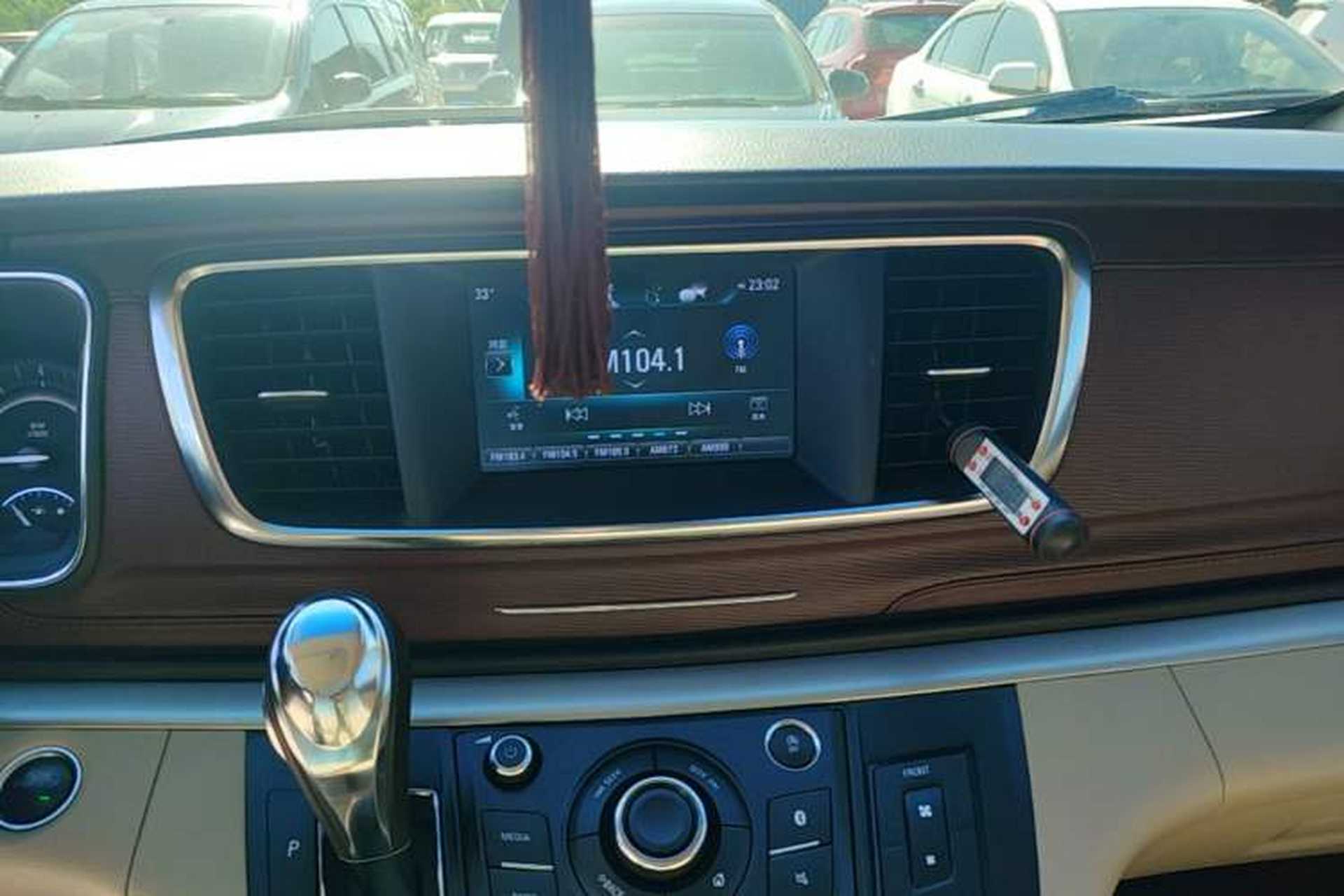 Used Buick GL8 2018 28T Luxury Model China VI Standard Audio And AC Panel