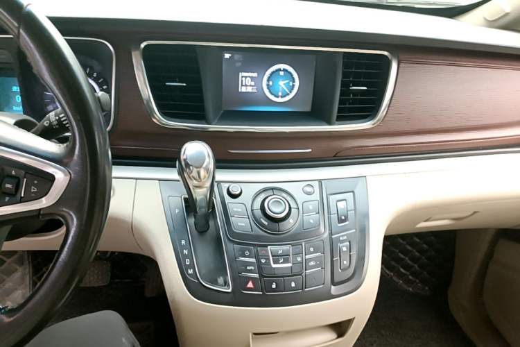 Used Buick GL8 2018 28T Luxury Model China VI Standard Audio And AC Panel