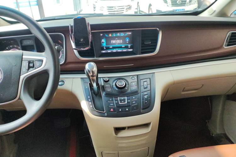 Used Buick GL8 2018 28T Comfort Model China VI Standard Audio And AC Panel