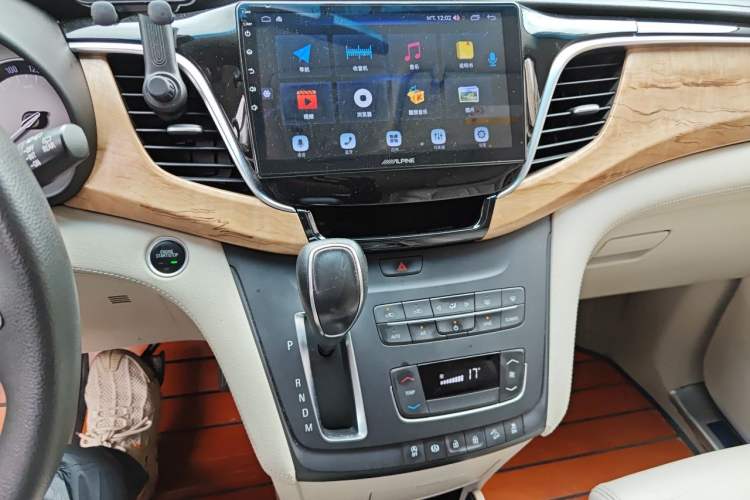 Used Buick GL8 2018 ES 28T Comfort Model China VI Standard Audio And AC Panel