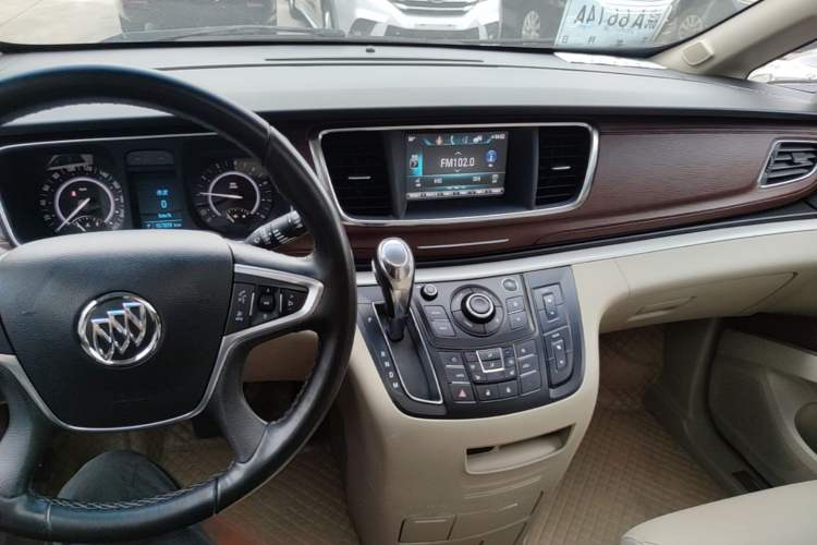 Used Buick GL8 2018 28T Prestige Version China VI Standard Audio And AC Panel