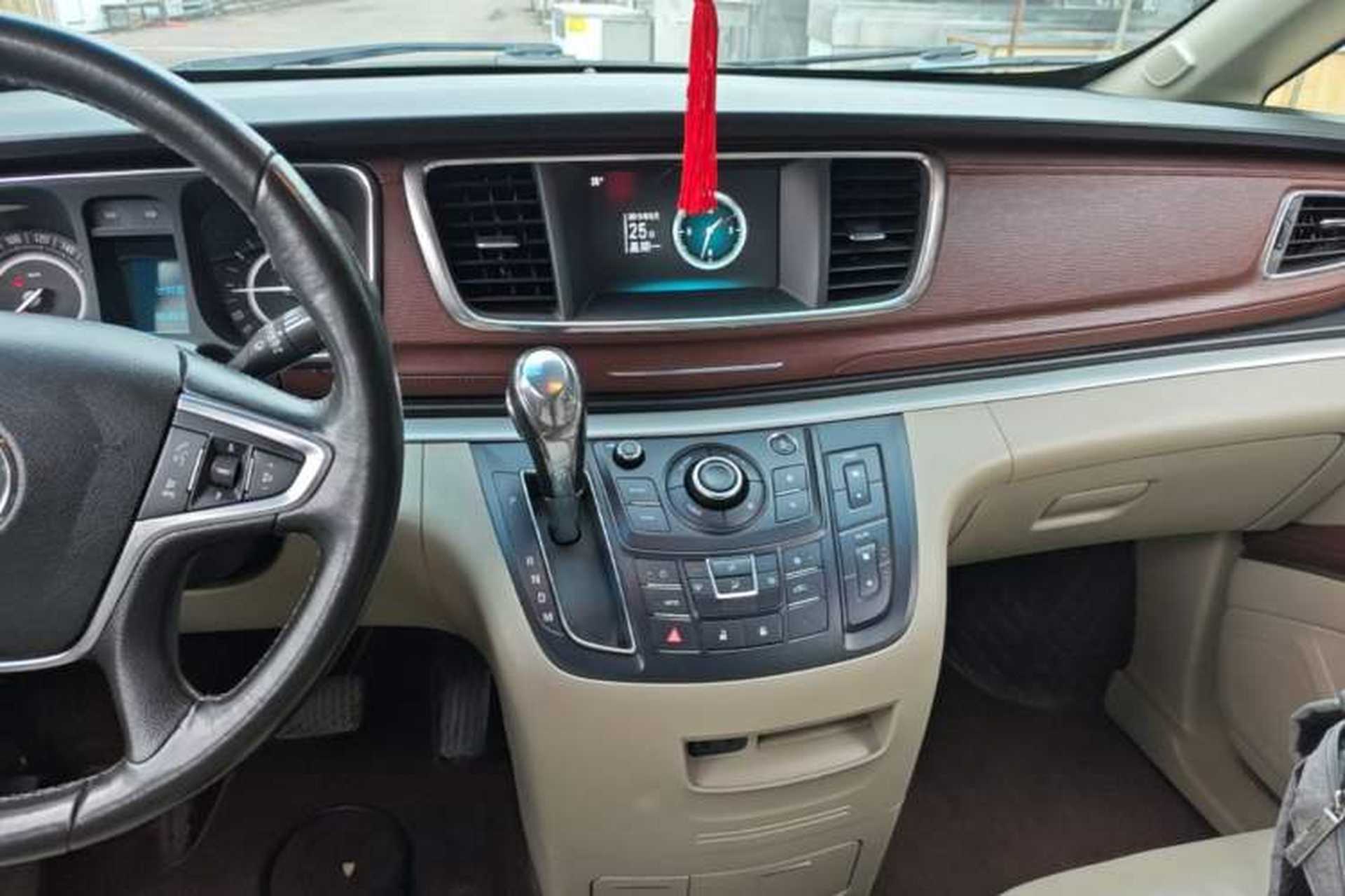 Used Buick GL8 2018 28T Luxury Model China VI Standard Audio And AC Panel