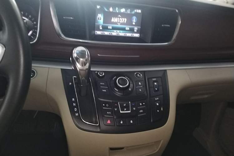 Used Buick GL8 2018 28T Luxury Model China VI Standard Audio And AC Panel