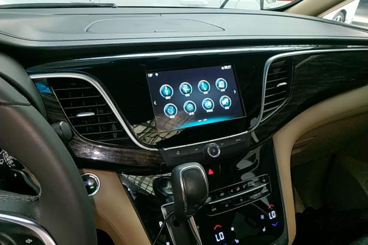 Used Buick GL8 2018 ES 28T Luxury Model China VI Standard Audio And AC Panel