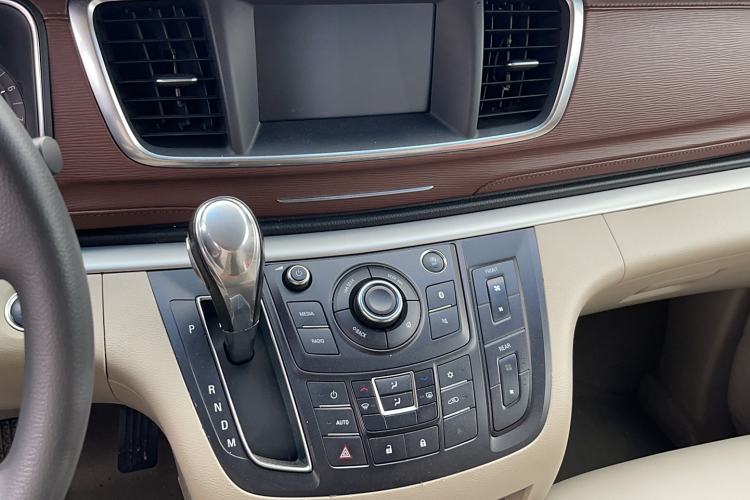 Used Buick GL8 2018 28T Comfort Model China VI Standard Audio And AC Panel