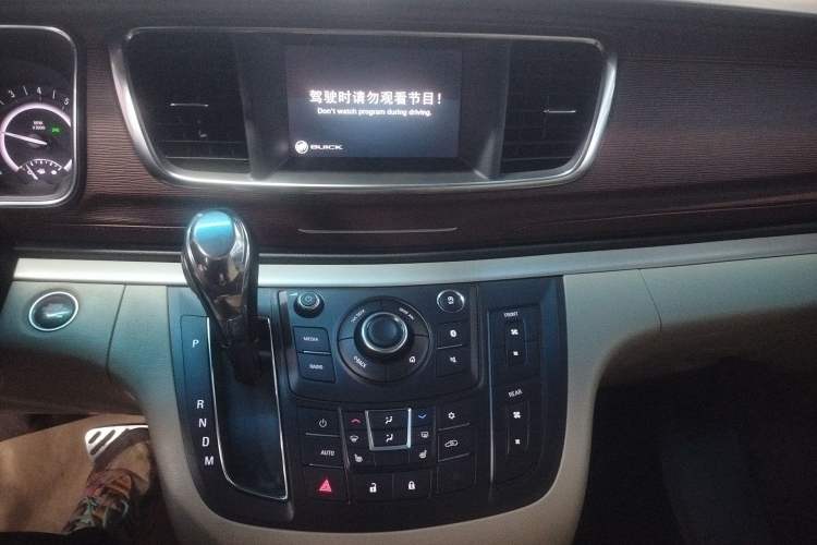 Used Buick GL8 2018 28T Prestige Version China VI Standard Audio And AC Panel