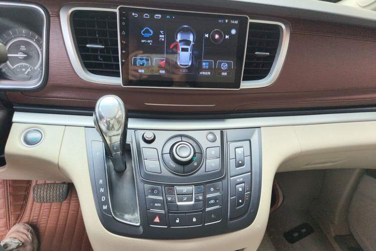 Used Buick GL8 2018 28T Luxury Model China VI Standard Audio And AC Panel