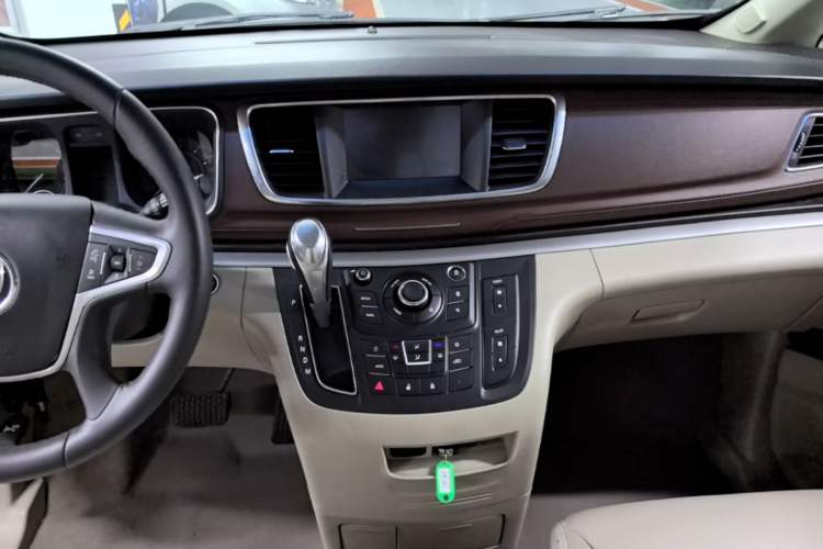 Used Buick GL8 2018 28T Luxury Model China VI Standard Audio And AC Panel