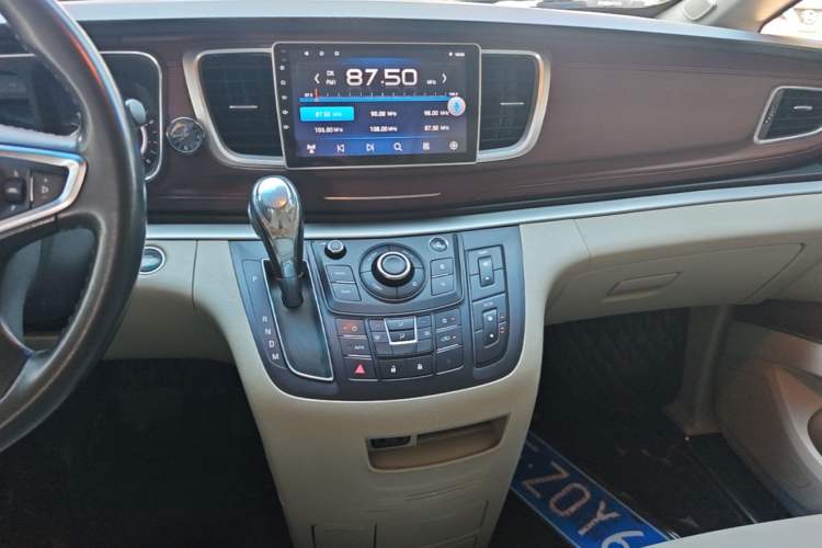 Used Buick GL8 2018 28T Luxury Model China VI Standard Audio And AC Panel
