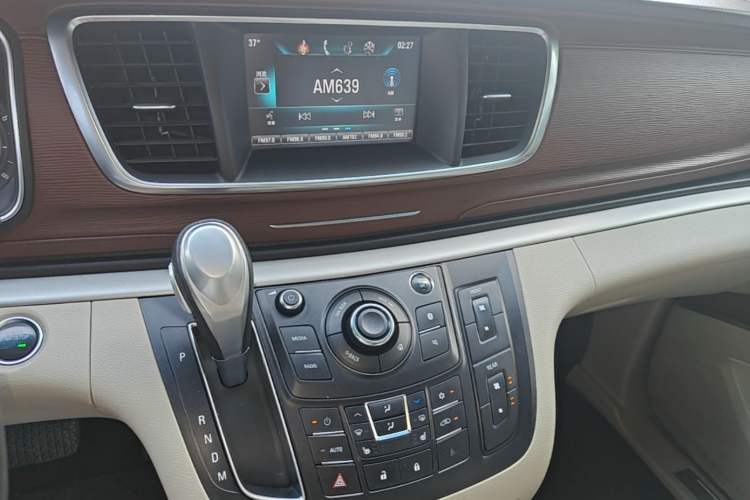 Used Buick GL8 2018 28T Prestige Version China VI Standard Audio And AC Panel
