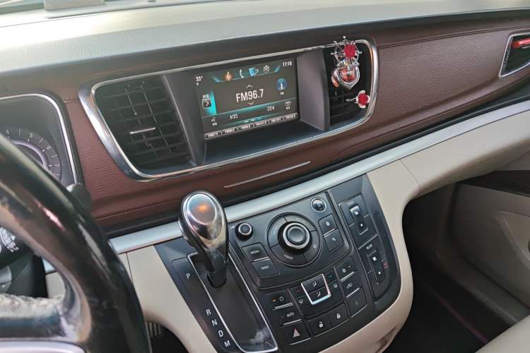 Used Buick GL8 2018 28T Luxury Model China VI Standard Audio And AC Panel
