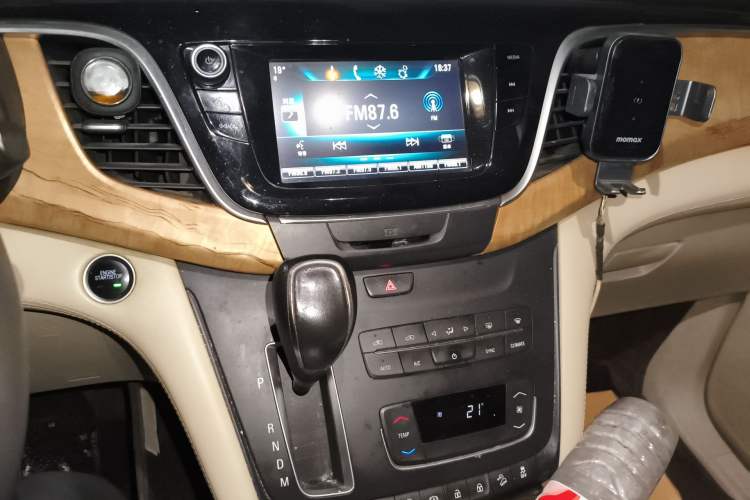 Used Buick GL8 2018 ES 28T Comfort Model China VI Standard Audio And AC Panel