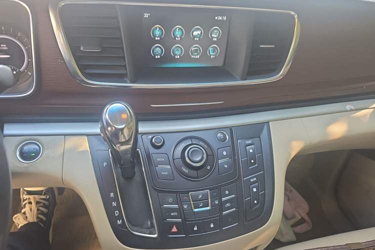 Used Buick GL8 2018 28T Luxury Model China VI Standard Audio And AC Panel