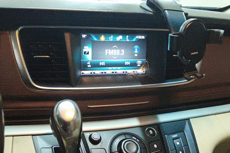 Used Buick GL8 2018 28T Luxury Model China VI Standard Audio And AC Panel