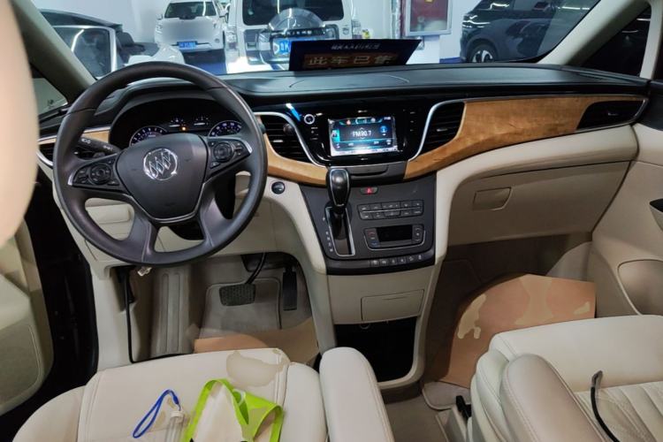 Used Buick GL8 2018 ES 28T Comfort Model China VI Standard Center Console