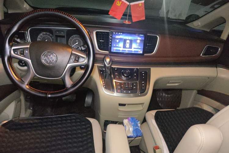 Used Buick GL8 2018 28T Comfort Model China VI Standard Center Console
