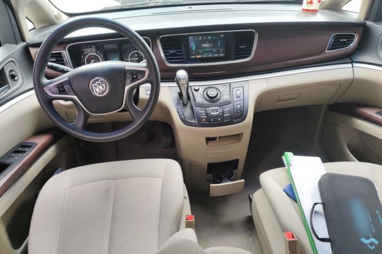 Used Buick GL8 2018 28T Comfort Model China VI Standard Center Console