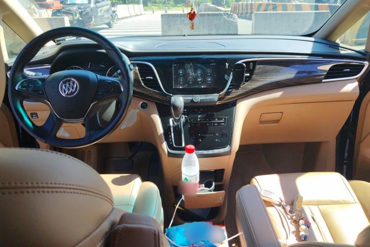 Used Buick GL8 2018 ES 28T Luxury Model China VI Standard Center Console