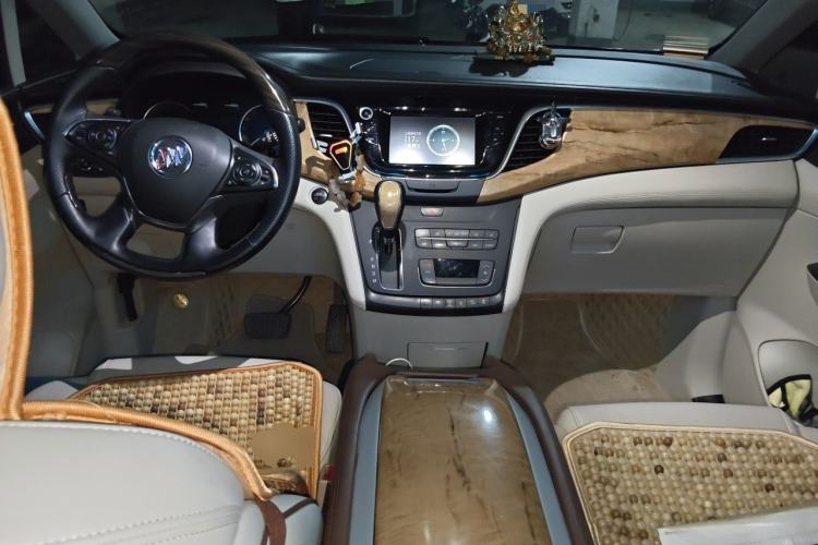 Used Buick GL8 2018 ES 28T Comfort Model China VI Standard Center Console