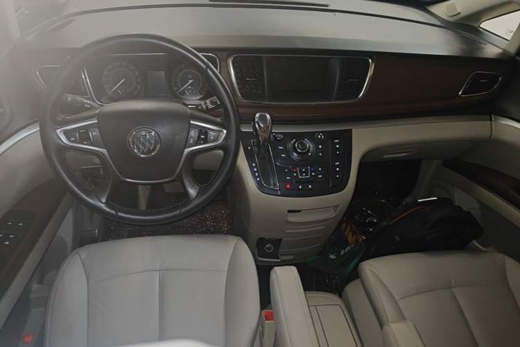 Used Buick GL8 2018 28T Luxury Model China VI Standard Center Console