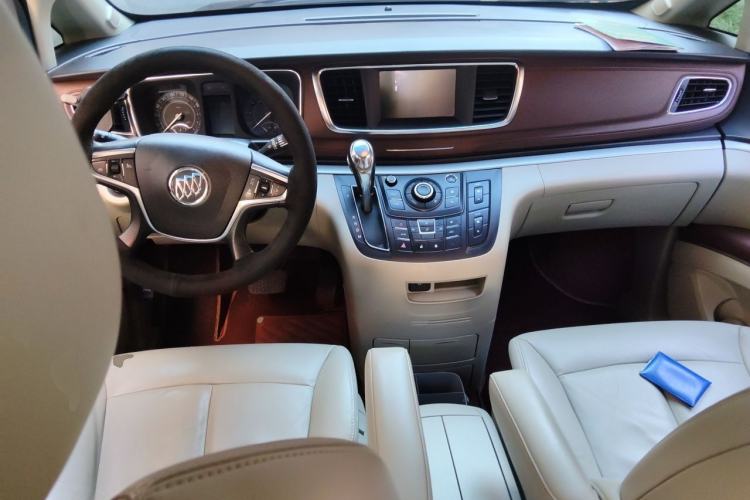 Used Buick GL8 2018 28T Luxury Model China VI Standard Center Console