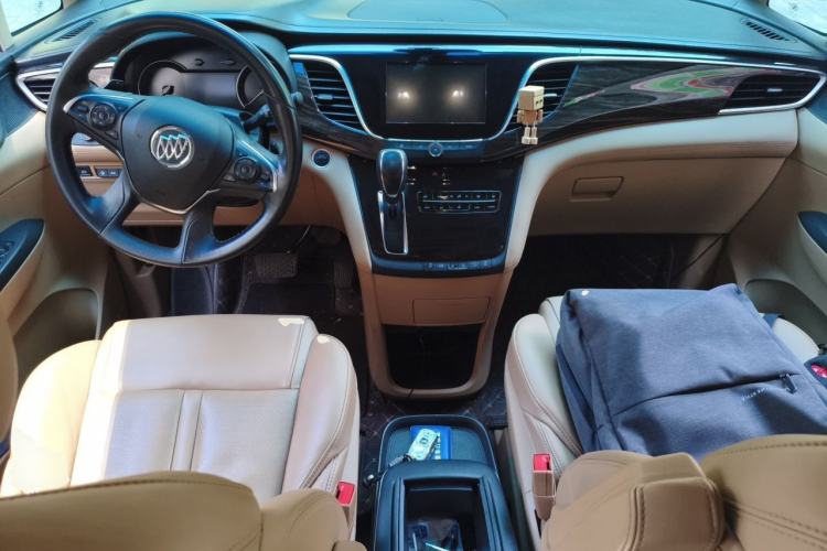 Used Buick GL8 2018 ES 28T Flagship Model China VI Standard Center Console