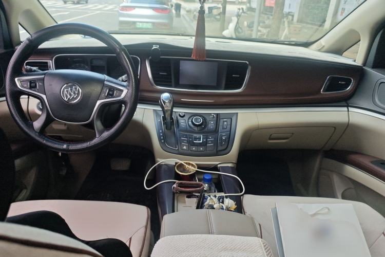 Used Buick GL8 2018 28T Luxury Model China VI Standard Center Console
