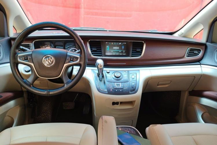 Used Buick GL8 2018 28T Comfort Model China VI Standard Center Console