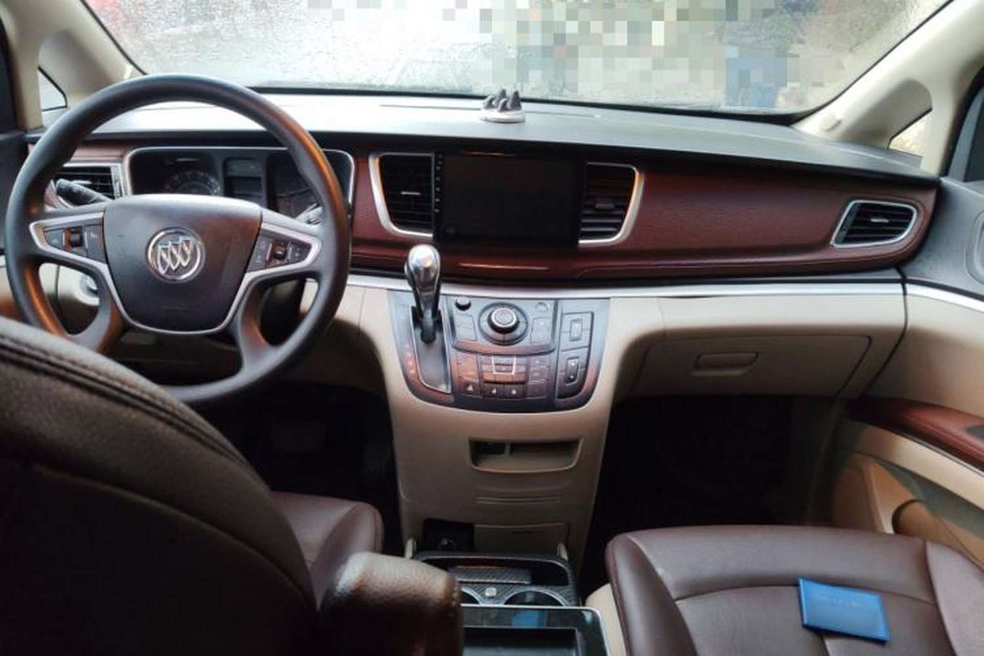 Used Buick GL8 2018 28T Comfort Model China VI Standard Center Console