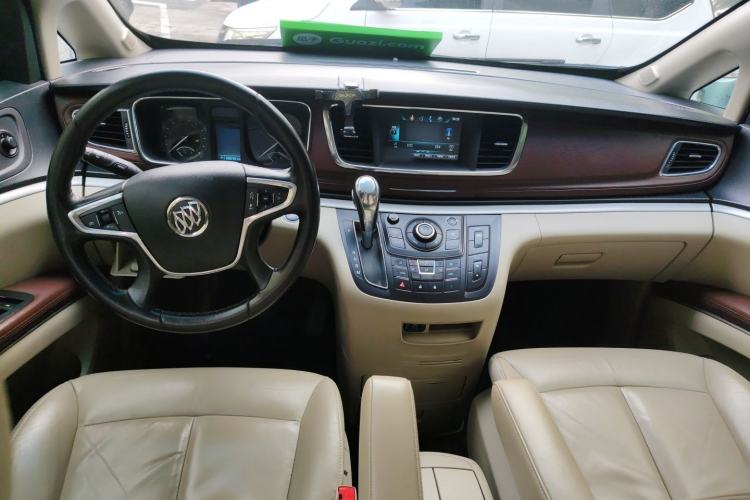 Used Buick GL8 2018 28T Luxury Model China VI Standard Center Console