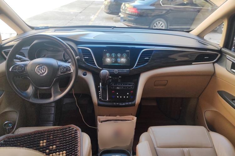 Used Buick GL8 2018 ES 28T Flagship Model China VI Standard Center Console