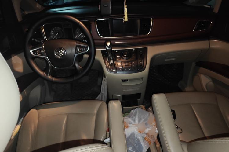 Used Buick GL8 2018 28T Luxury Model China VI Standard Center Console