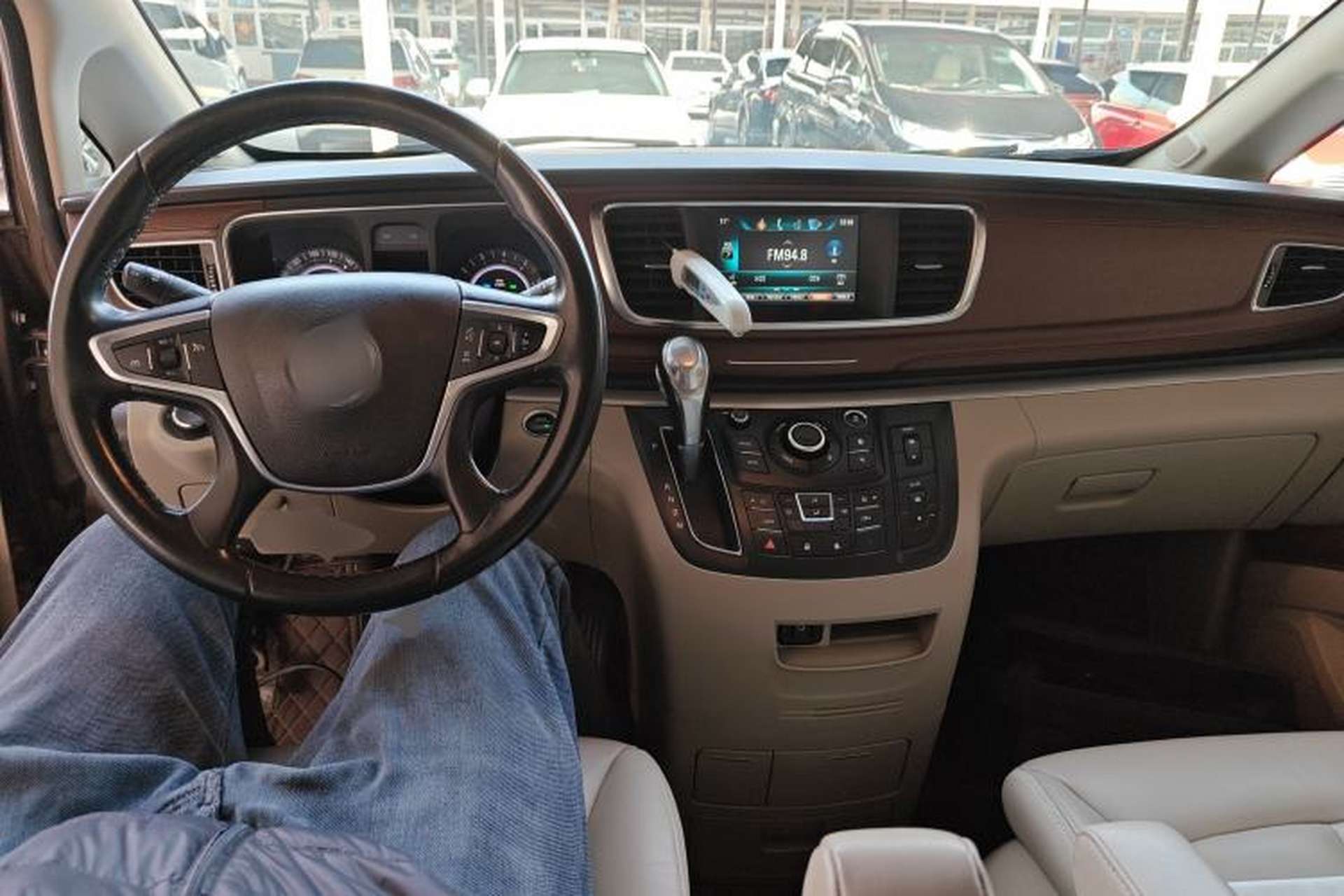 Used Buick GL8 2018 28T Luxury Model China VI Standard Center Console