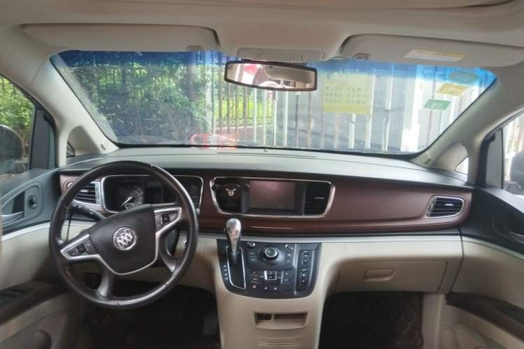 Used Buick GL8 2018 28T Luxury Model China VI Standard Center Console