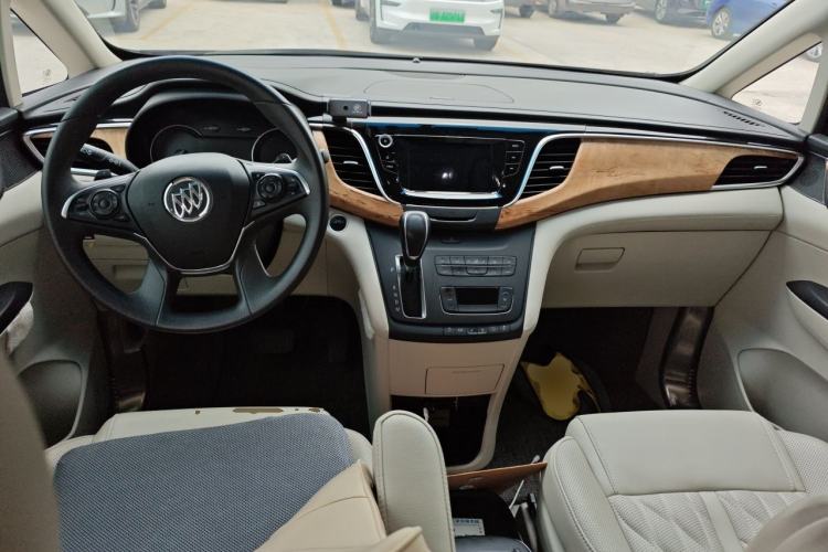 Used Buick GL8 2018 ES 28T Comfort Model China VI Standard Center Console