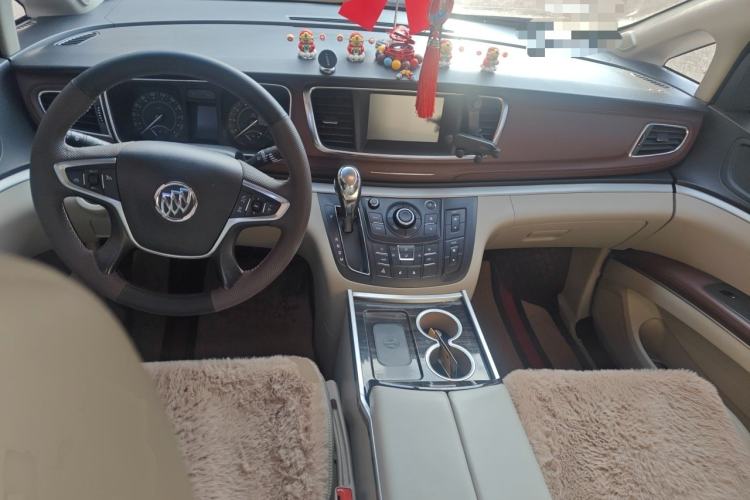 Used Buick GL8 2018 28T Comfort Model China VI Standard Center Console