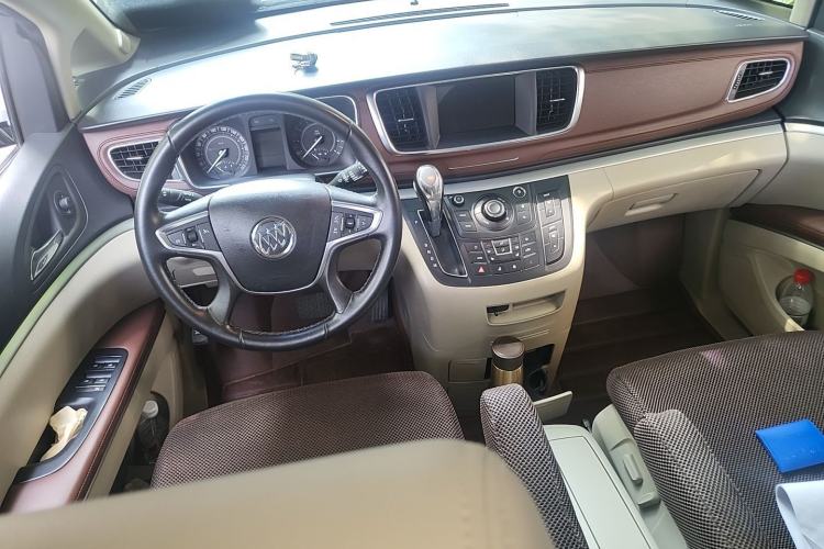 Used Buick GL8 2018 28T Luxury Model China VI Standard Center Console