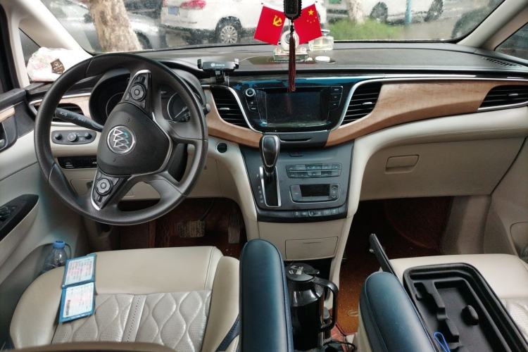 Used Buick GL8 2018 ES 28T Comfort Model China VI Standard Center Console